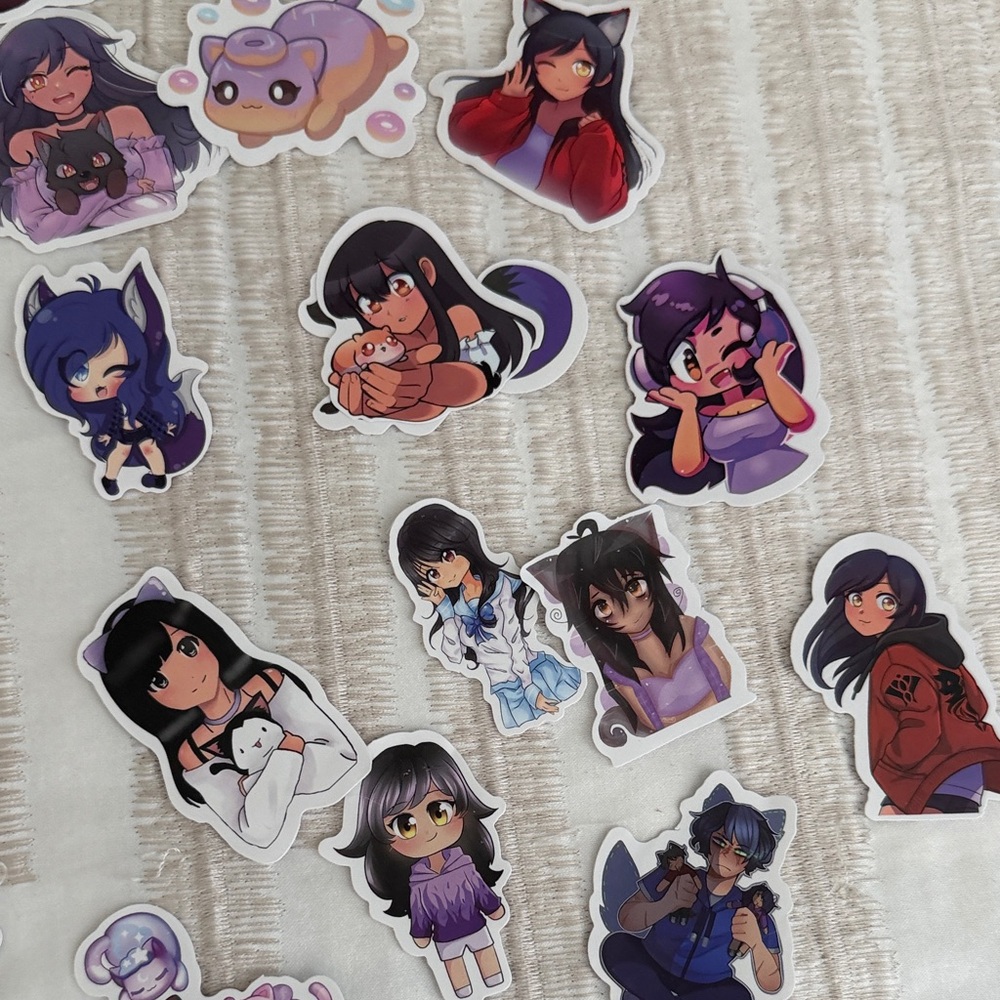 Cute Character Sticker Set - Picture 4 of 12